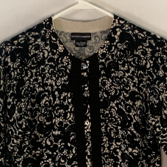 Sutton Cashmere black and ivory pattern cashmere cardigan with pleated ribbon - Picture 2 of 7